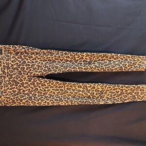 Hue brand leopard print jeggings. Size M. Cotton stretch skinny